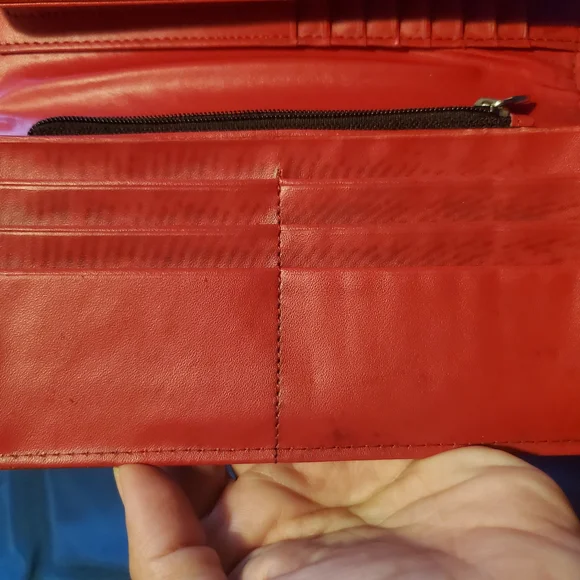 LUX DE VILLE RED SPARKLE WALLET - Picture 6 of 15